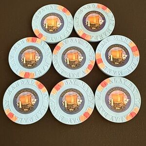 Vintage Mandalay Bay Las Vegas $1 Casino Gaming Chips Lot of 8